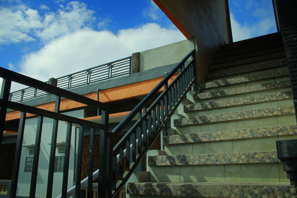 Rest Area 88 Guest House Теджакула Екстериор снимка
